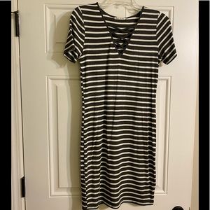 Heart & Hips Gray Stripe Rayon Dress- M